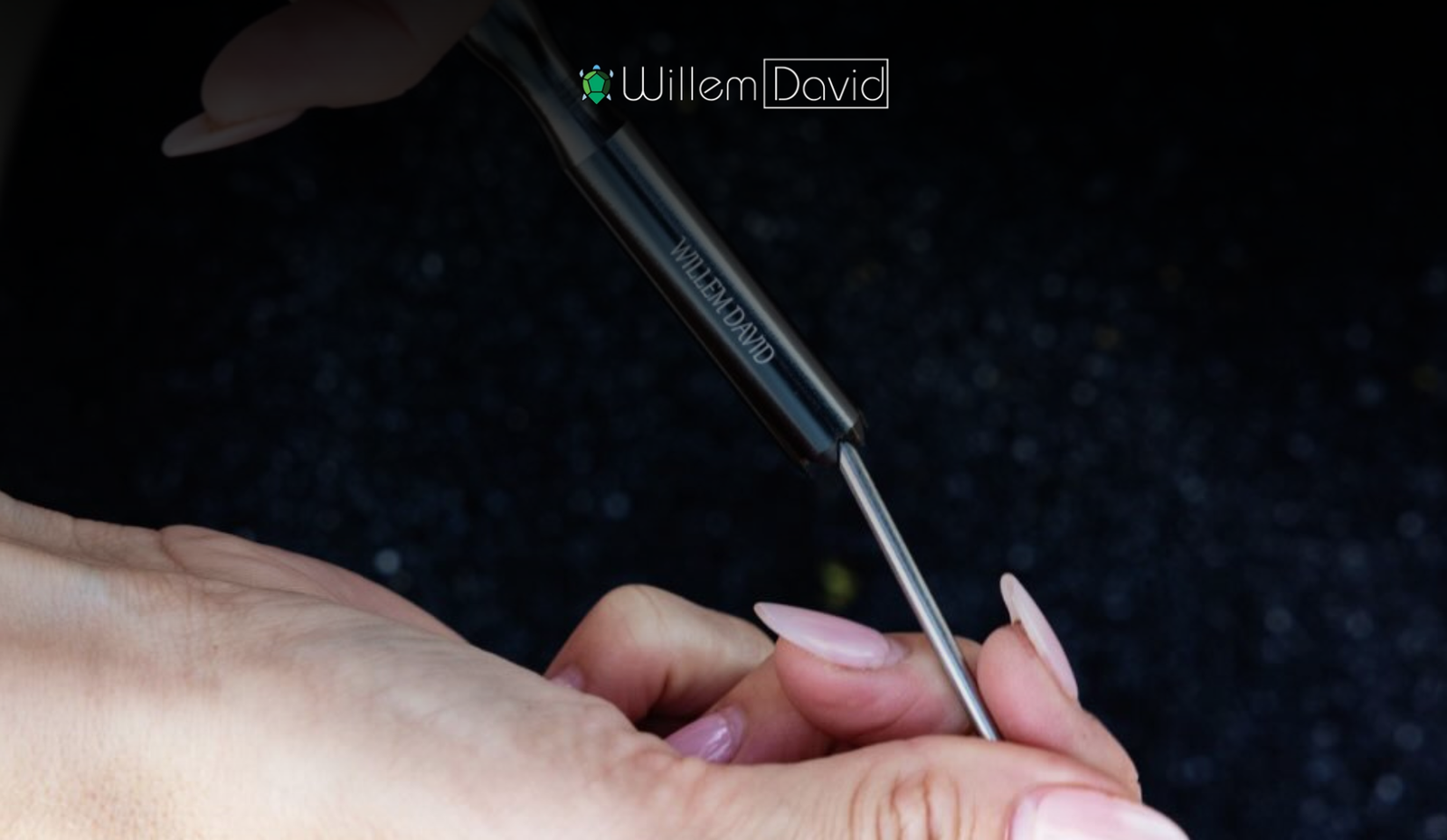 How to Clean a Smoking Pipe: The Complete Guide for Glass, Metal, Silicone & Wooden Pipes