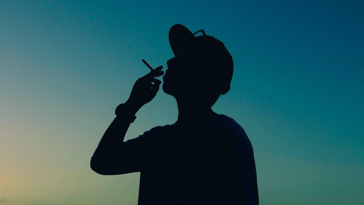Taming the Elements: Essential Tips for Using a One hitter dugout pipe Outdoors - Willem David Products